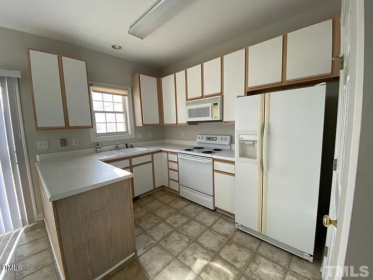 2725 Sterling Park Dr — Photo 7