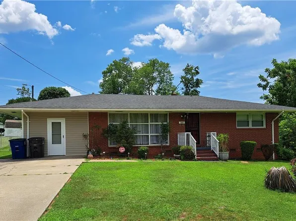 308 Barber St, Winston Salem, NC 27127