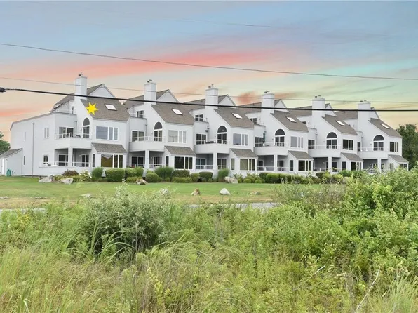 207 Bellevue Ct, Narragansett, RI 02882