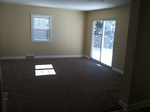 2nd image of 187 Hunter Ave
