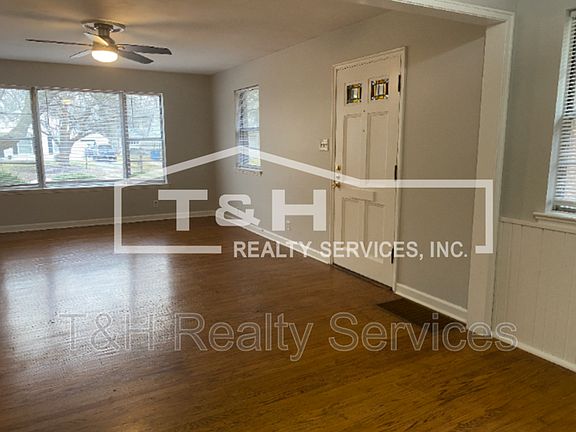5th image of 5626 Rosslyn Ave