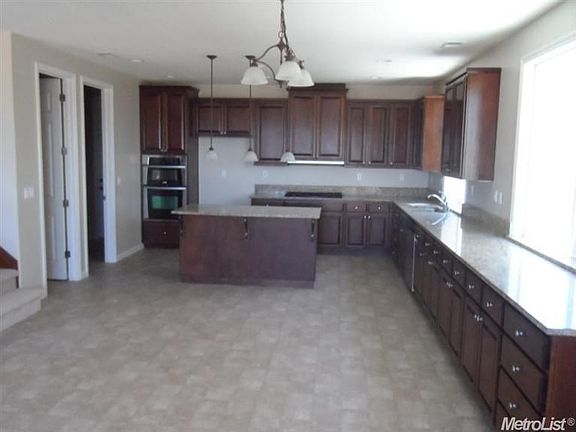 5th image of 3911 Bougainvillea Dr