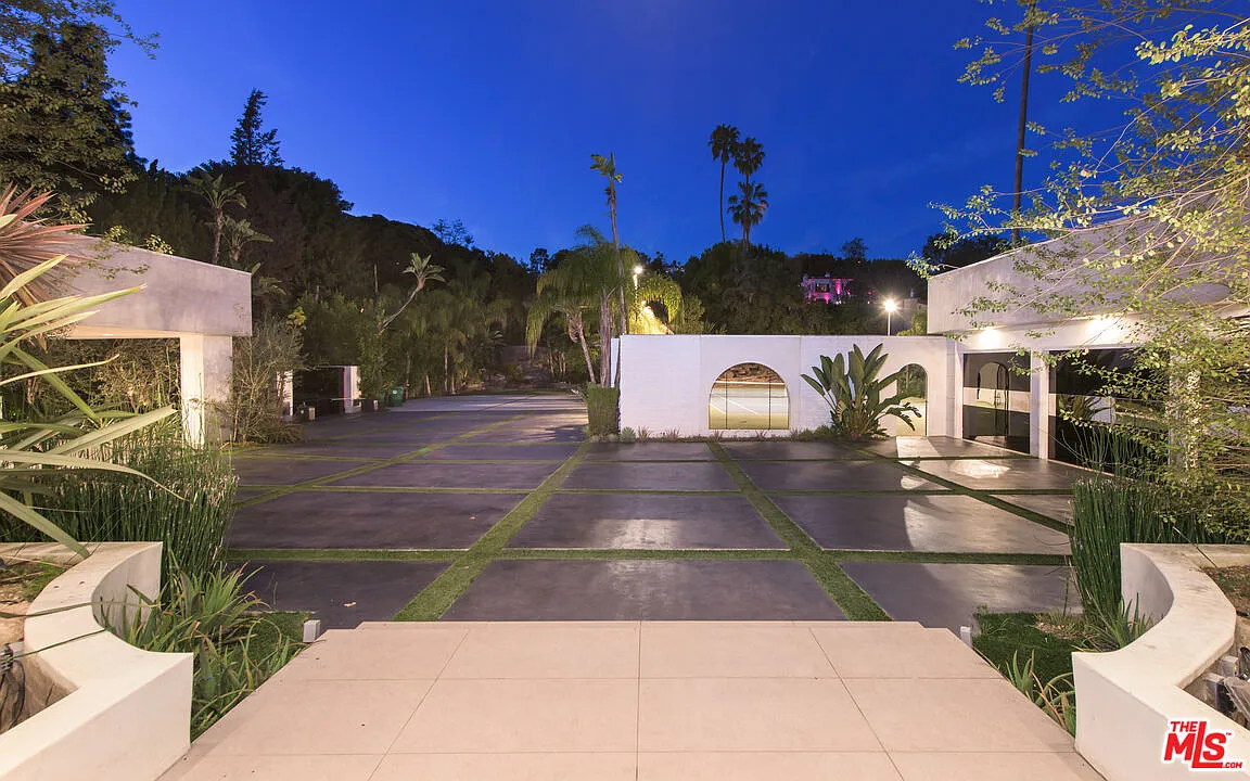4 bed, 7.0 bath, 5508 sqft, $75,000 — Photo 3