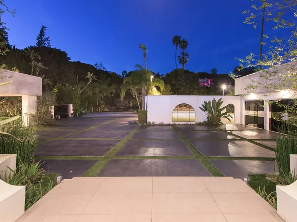 900 N Hillcrest Rd, Beverly Hills, CA 90210