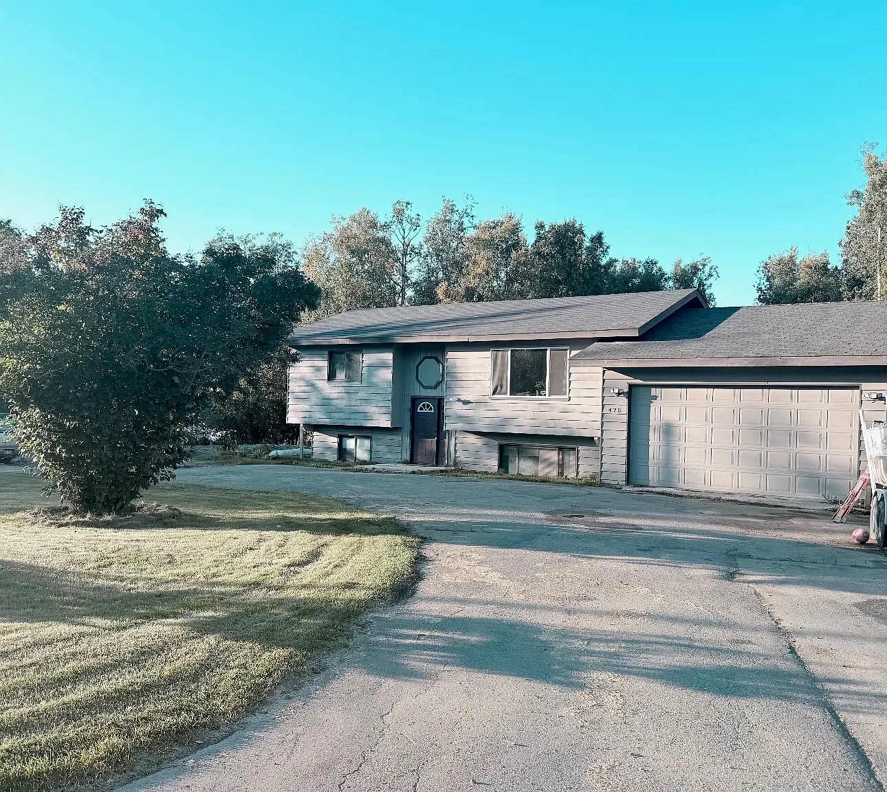475 W Gail Dr — Photo 2