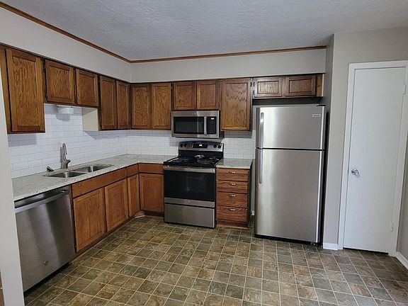 5th image of 2521 Crosstimbers St APT D1