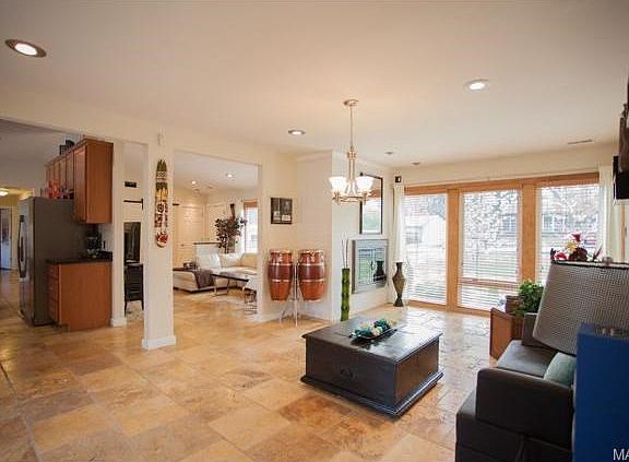 5th image of 800 Louwen Dr