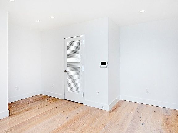 4th image of 69 E 125th St #6D