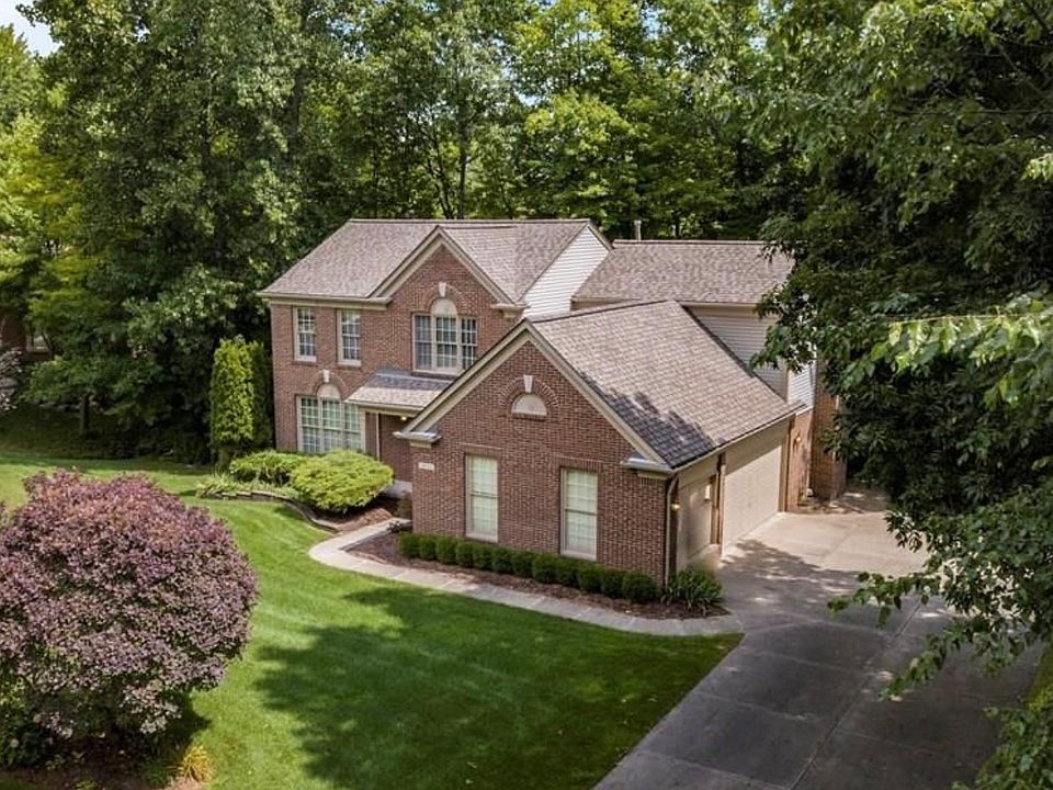 1st image of 2622 Canoe Circle Dr