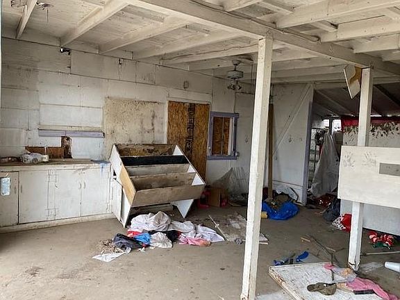 5th image of 1366 E Park Way