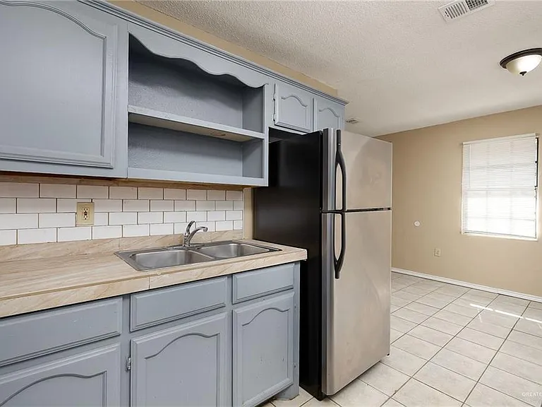 825 W 1st St #3 — Photo 1