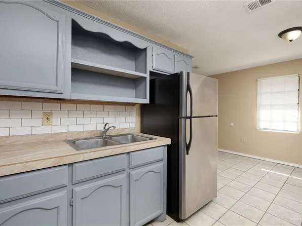 825 W 1st St APT 3, Mission, TX 78572