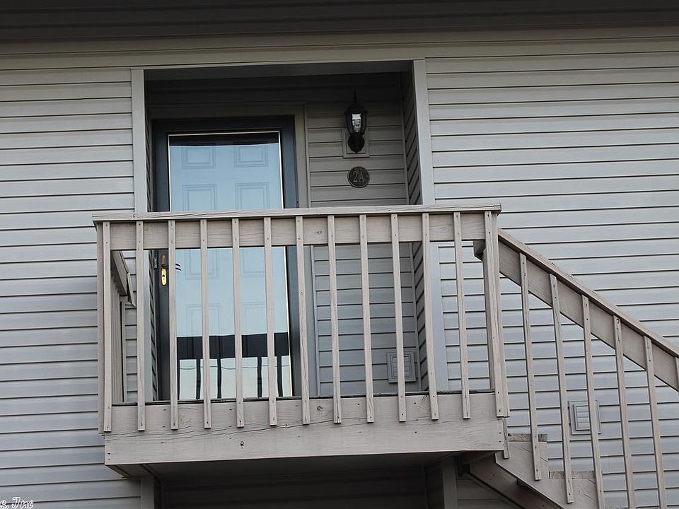 1st image of 120 Catalina Cir