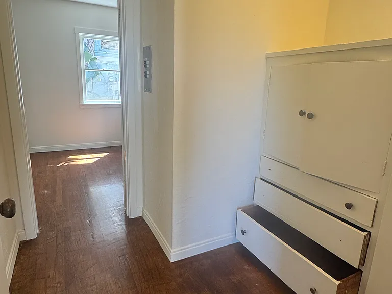 126 W Ortega St #126 — Photo 4