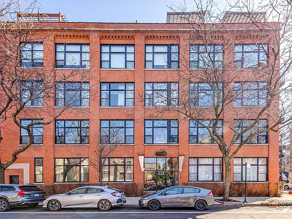 2nd image of 1259 N Wood St APT 202