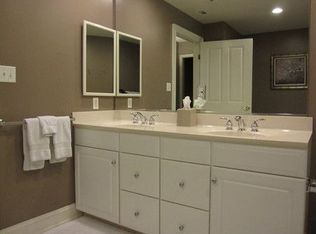 10400 Strathmore Park Ct APT 103, Rockville, MD 20852