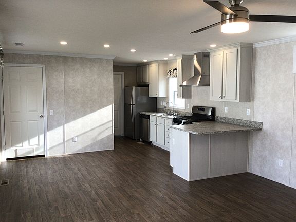 3rd image of 130 Brookside Mnr #130