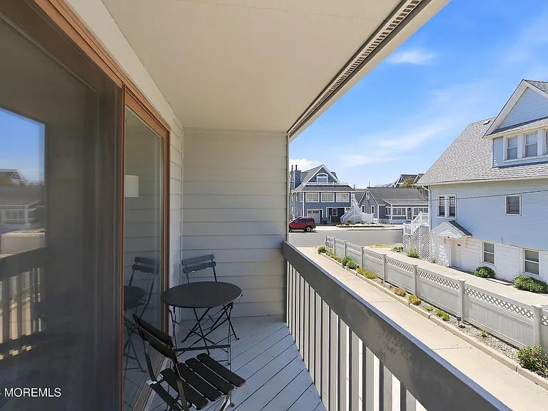 525 SW Central Ave #A13 — Photo 11