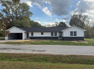 905 Gale Ln, Butler, MO 64730