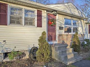 271 Draper Ave, Warwick, RI 02889