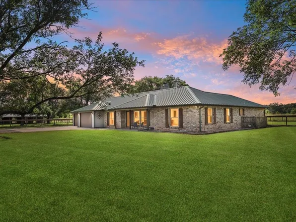 5604 Gilbert Dr, Orange, TX 77632