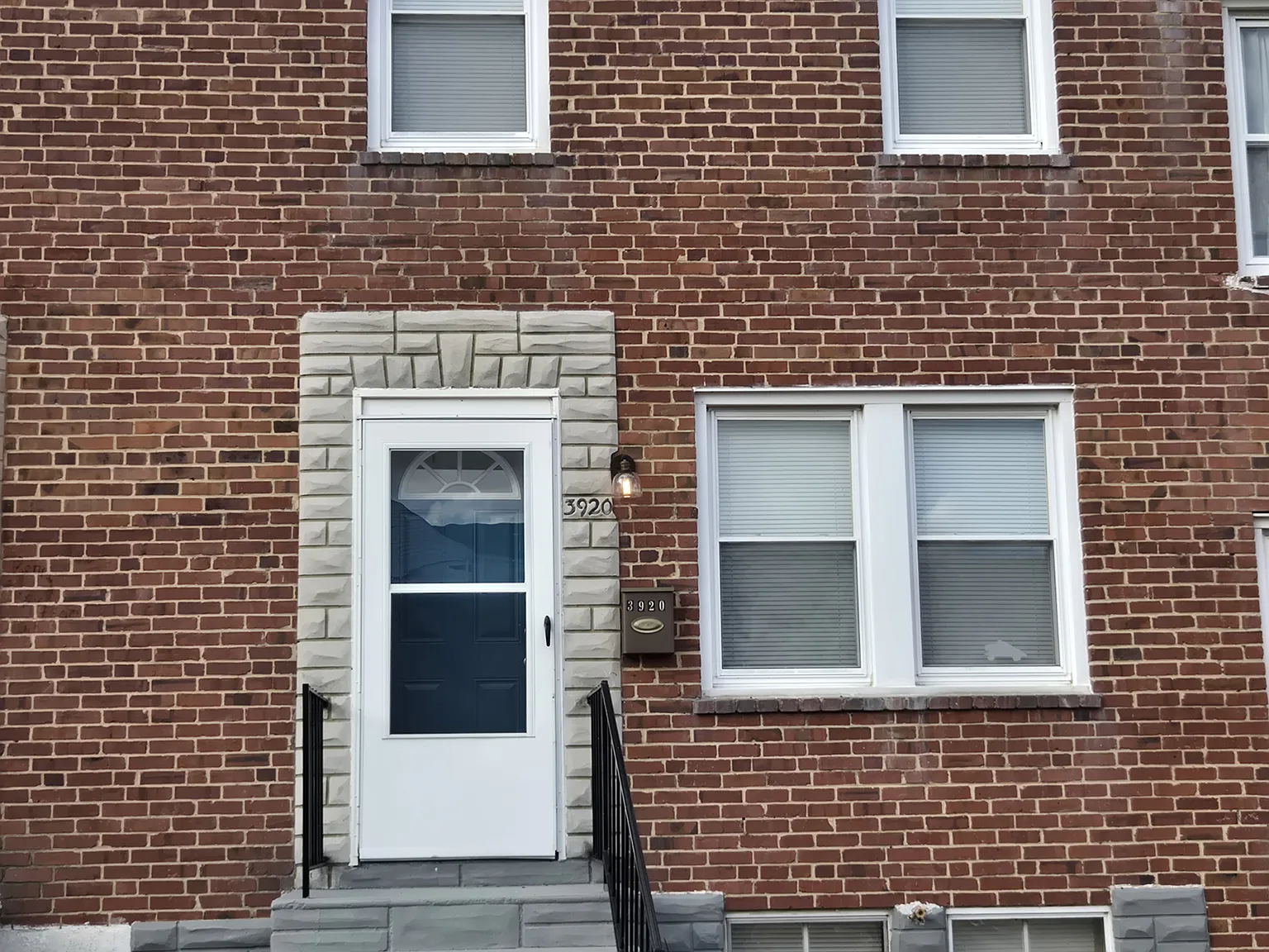 3 bed, 1120 sqft, $1,950 — Photo 1