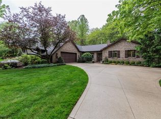 9398 Knights Way, Brecksville, OH 44141