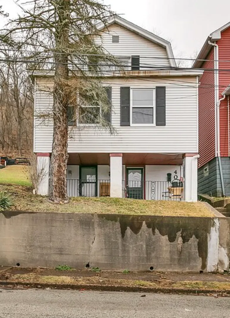 Newly Renovated 2-Bedroom Home In Tarentum $850/Month! — Photo 1