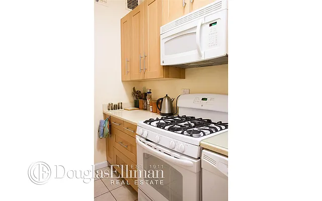 Rented by Douglas Elliman | media 13