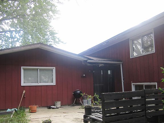 3rd image of 3104 Oakwood Dr