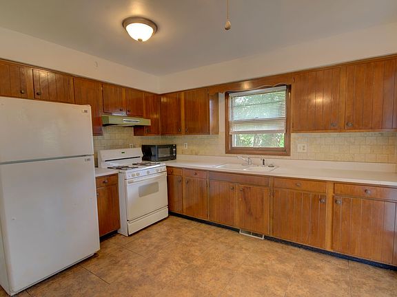2nd image of 2702 117th Ave W APT 4