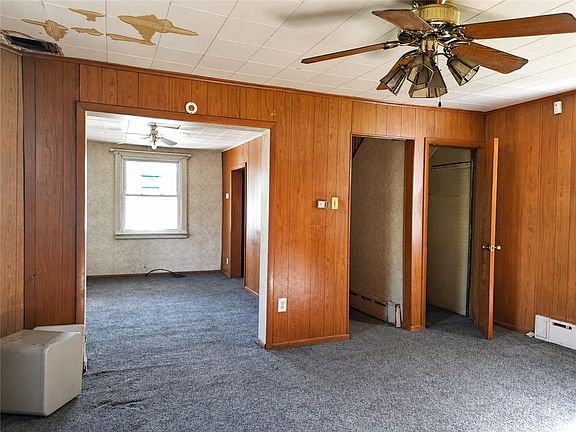 3rd image of 233 Spang Ave
