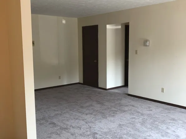 285 Ellis Ave, Hermitage, PA 16148