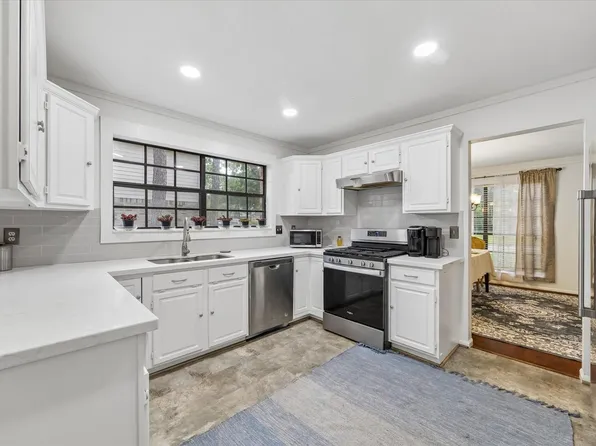 96 Eagle Rock Cir, Spring, TX 77381