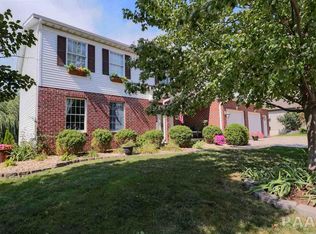 2201 W Leyna Dr, Dunlap, IL 61525