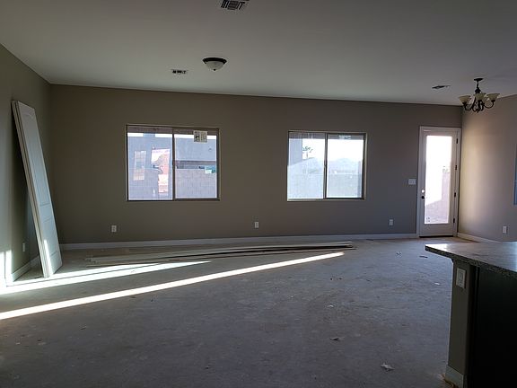 5th image of 14817 E 47th Dr