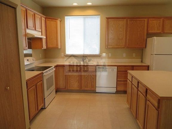 5th image of 16620 127th Avenue Ct E