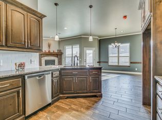 1404 SE 6th St, Moore, OK 73160