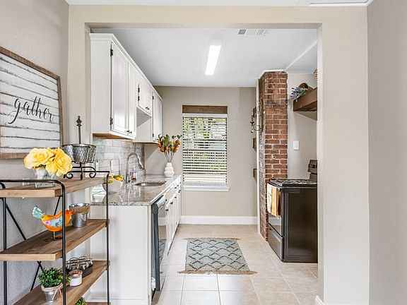 Original exposed brick! 