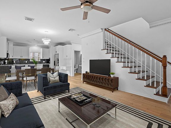 2nd image of 710 W 10th St