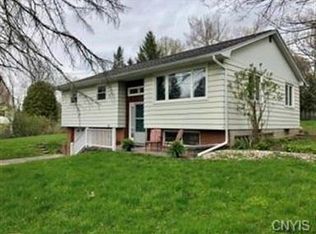 26 Highview Dr, Utica, NY 13502