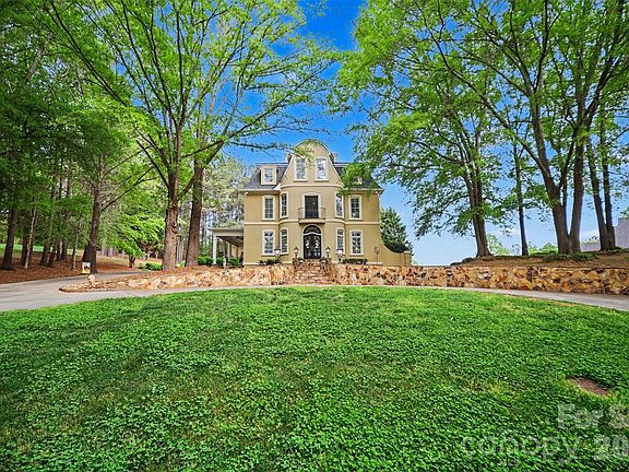 3rd image of 2929 Laura Rd