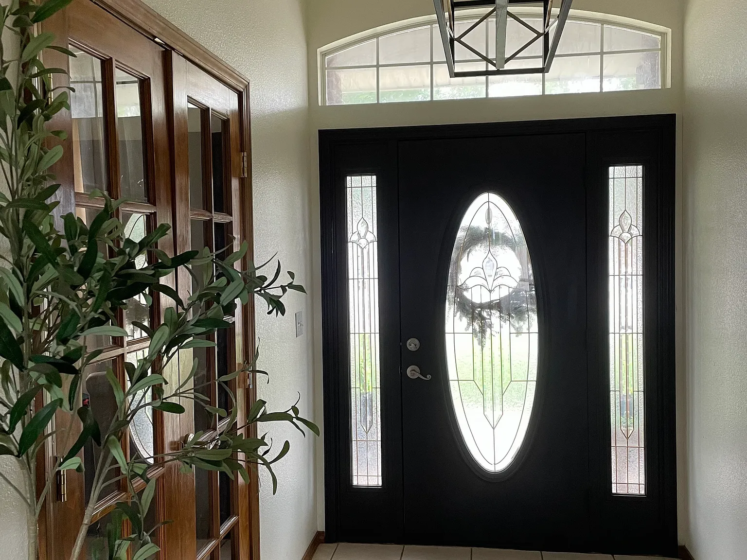 1820 Arbor Dr — Photo 2