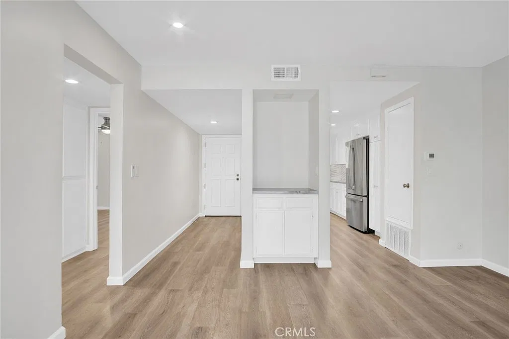 2 bed, 1175 sqft, $3,900 — Photo 4