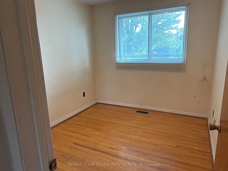 300 Driftwood Ave #UPPER — Photo 26