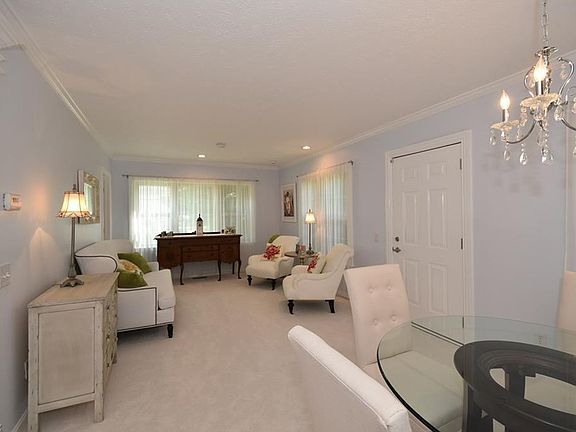 3rd image of 159 Mull Ave