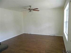 5th image of 28 4th St