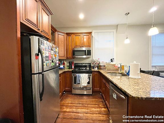 3rd image of 719 Parker St #3