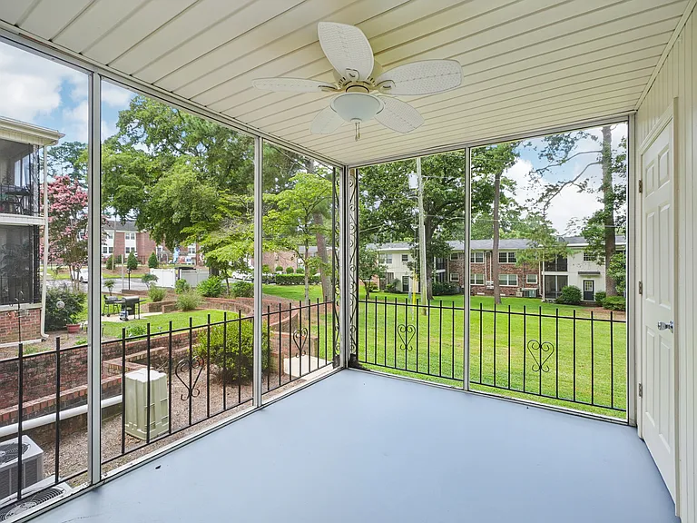 Morganton Arms Apartments — Photo 7