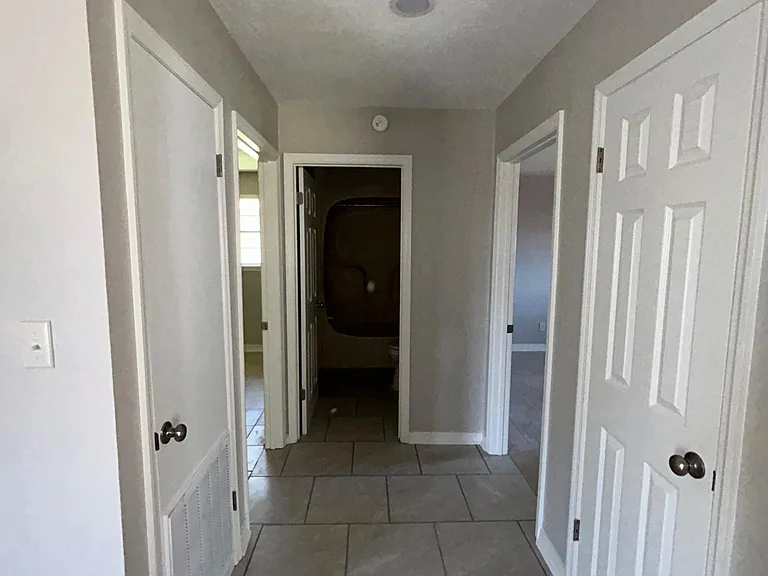 10663 Shelton Rd — Photo 4